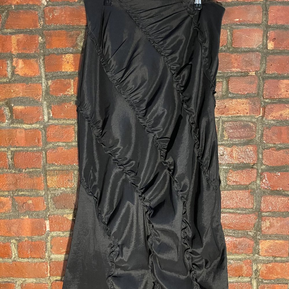 Ronan Chen Ruffle Skirt - Picture 2 of 3